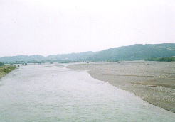 大井川～今も昔も街道を歩く人にとっては難所なのです！