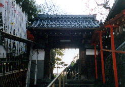 泉増院～縁結び祈願はこちらへ～笠覆寺十二坊の一つ